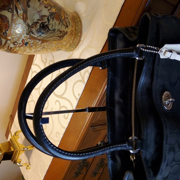 Coach F23294 Park Signature Carryall - Black - Picture 15 of 16